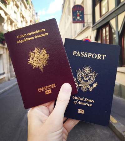 US-French passports VO